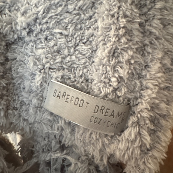 Barefoot Dreams Cozychic ICE BLUE Cable-Knit Fringe Scarf-Never Worn - Picture 3 of 5